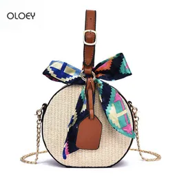 Shoppingväskor Oloey Kvinnors vår och sommar halm Fashion Chain Shoulder Messenger Contrast Round Woven Handväska 220303