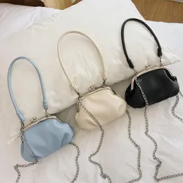Borse a tracolla Vintage Cloud Kiss Lock Shell Bag per le donne 2021 Fashion Chain Crossbody Hobos PU Borse per ragazze in pelle Borsa