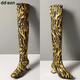 Stretchstövlar med stor storlek över knä 2022 Spring Square Toe Diamond Eeled Shoes For Female High Modern 22167