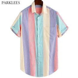カラフルな縦縞のメンズシャツヒットカラーパッチワーク夏のハワイアンシャツポケットカジュアルソーシャルキメイズHomme 210524