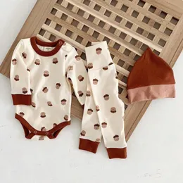 Baby pojkar och tjejer kläder sätter hasselnöt tryck långa ärmar bodysuit + leggings + hatt 3pcs baby bomull hem slitage outfits 210413