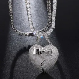 Hip Hop Iced Out Micro Paved Separable Broken Heart With Key Halsband Pendants För Men Rapper Smycken