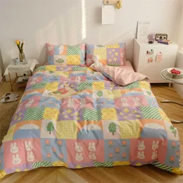 Sängkläder uppsättning bomull tecknad stil kanin och regnbåge tryckt sängkläder set queen size dunten täcke sängkläder och kudde bomull 211007
