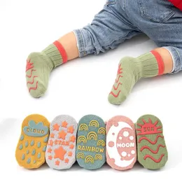 Childrens Baby Socks Spring Boy Girls Gummi Anti Slip Nyfödd Sun Moon Frukt Utskrift Golv Mellanliggande rör Sock Spädbarn Toddler 20220225 H1