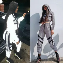 Kvinnors byxor Capris Kvinnor Mode Streetwear Reflekterande TrackSuit 2 Piece Set Crop Top Summer Cool Hooded Cargo Reflektera