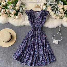 Lato Elegancka Plaża V-Neck Średniej długości Ruffles Rękaw Kwiatowy Szyfonowa Sukienka Damska Retro Szczupła Wysoka Talia Drukuj A-Line 210508