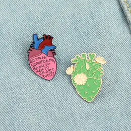 Avrupa Kalp Serisi Çiçek Broşlar Mektup Alaşım Boya Kovboy Rozeti Aksesuarları Kadın Erkek Mineler Emaye Aşk Tatak Çanta Pin Mücevher Toptan