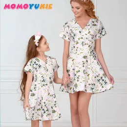 Mutter Tochter Kleider passende Sommerkleidung Familie aussehen Mädchen und Mutter Kleid Mami Kinder Strandkleider Outfits 210713