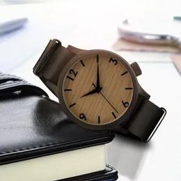 Armbandsur 2021 mode retro cool unika trä bambu män och kvinnor Quartz Simple Wooden Wristwatch Relogio Masculino Lover klockor