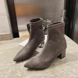 Yeni Moda Ayak Bileği Çorap Botları İlkbahar Sonbahar Streç Bayanlar Çizmeler Yüksek Topuklu Sivri Burun Sıcak Peluş Kış Çizmeler Kadın Ayakkabı Kadın Y1105