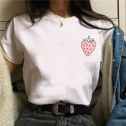 女性のTシャツの女性夏のトップトップストロベリー女性服2021原宿Tシャツストリートウェアグランジ美術室Tシャツホワイトトップス