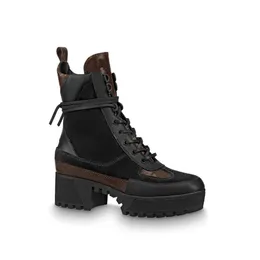 2021 Wysokiej Jakości Moda Lace Up Women's Boots Oryginalna skóra z płaską platformą Ciepłe kobiety buty Jesienne buty zimowe botki kostki