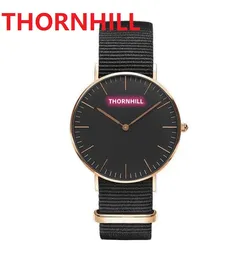 Premium Mäns Kvinnors Japan Quartz Rörelse Klocka 40mm 36mm Högkvalitativ Trevlig Modell Vattentät Äkta Nylon Tyg Läderpar Hip Hop Cool Wristwatch