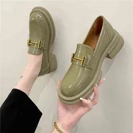Klänning skor sommar koreanska små läder skor lyx metall spänne plattform loafers kvinnor höga klackar sommar sandaler 220317