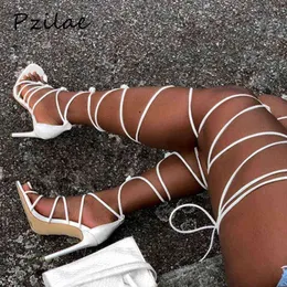 Sandaler Pzilae Nya kvinnor Gladiator Knee High Sandals Open Toe Lace Up Cross Strappy Heels Fashion Sexy Shoes 220704