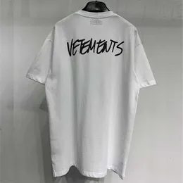 Nyaste sommaren Minimalistiskt tryck Vetements T-shirt Herr Kvinnor Hög kvalitet Lös VTM T-shirt Broderi Vetements T-shirt