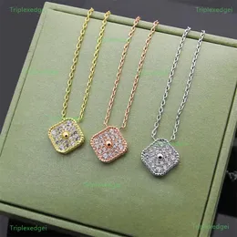 Luxus Full Diamond Vierblatt Cloverr Halskette Klassische Markendesigner-Anhänger Halskette für Frauen Hochwertige Edelstahl-Elektroplate 18k Gold Halsketten