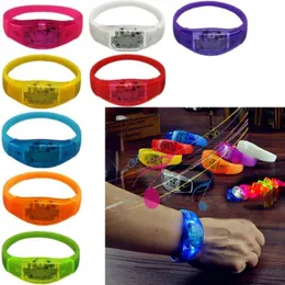 Supplimentos de festa Controle de voz Silicone LED Pulseira Pulseira Som ativado Braço de brilho Pulseira de luz piscando para concertos Eventos noturnos de decoração de baile