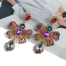 Lüks Kristal Damla Çiviler Küpe Moda Buzlu Dışarı Takı Dangles Bling Rhinestone Inci Lady Büyük Bildirimi Sokak Parti Düğün Yay Küpe Kadın Kızlar Için Hediyeler