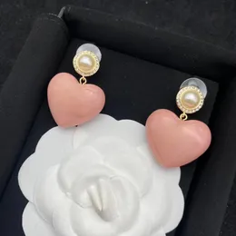 Splendidi gioielli di lusso Orecchini a forma di cuore rosa Orecchini in argento sterling Allergia Stile caldo Orecchini a bottone con perle