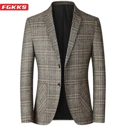 FGKKS Spring Autumn Blazers Men Slim Fit British Plaid Formal Suit Jacket Party Wedding Business Casual Blazers Male 220527