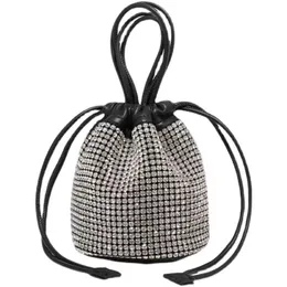 Вечерние сумки тренд блестящий металлический бриллиант женский пакет моды с блестками бусин