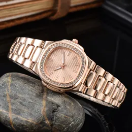 로즈 골드 여성 시계 다이아몬드 케이스 쿼츠 무브먼트 패션 드레스 시계 빛나는 스플래쉬 방수 시계 양질 캐주얼 손목 시계 Montre De Luxe