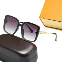 Designers lua de óculos de sol quadrados para homens mulheres luxurosas de moda de sol ao ar livre percurso de férias personalidade de verão full square square sunglass de sol