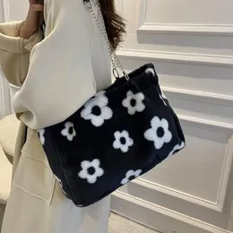 Evening Bags Fashion Women Plush Heart Flower Print Chain Underarm Autumn Winter All-match Mobile Phone Large Capacity Totes Handbags