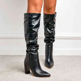 Boots kl￤nningskor samma spetsiga tjocka h￤l kn￤ h￶gt p￥ showen i en n 220823