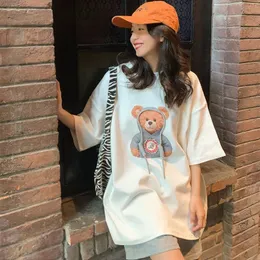 HARAJUKU ZAKRESOWANY Pół rękodzieli Top koszulka Femme Korean Style Ubrania Kobiety Kawaii Anime Bear Botton Chic O-Neck T Shirt 220721