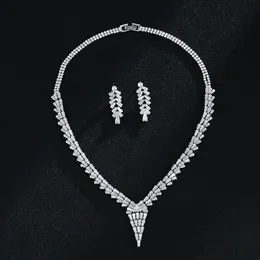 Orecchini Collana Emmaya Shiny Classic Style Cubic Zircon Geometry And Earring Female Bridal Engagement Ornamento affascinante Set di gioielliOrecchio