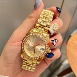 Orologio da donna di lusso con orologio quadrante in oro da 28 mm con movimenti meccanici automatici Diamond Case in lega inossidabile fibbia pieghevole Montre de Luxe