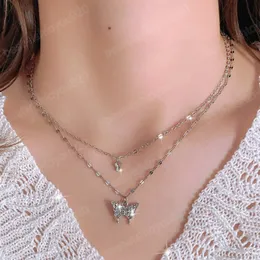 Boho flerskikt söt fjäril hänge halsband kvinnor vintage metall kassakel halsband flickor mode födelsedag smycken gåvor
