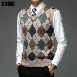 Stilista di marca Argyle Pullover maglione con diamanti scollo a V gilet in maglia da uomo 6% lana senza maniche autunno casual abbigliamento uomo 220817