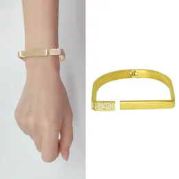 2022 ręczne bransoletki dla kobiet mankiety w kształcie litery C Banles Gold Kolor stali nierdzewnej luksusowy moda punkowa urok kryształowy kamień biżuteria