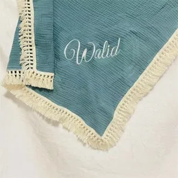 Name Personalized Embroidered born s and Diapers Muslin Swaddling Blanket Tassel Customize Baby Accessory 220712