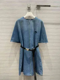 Vestidos casuais básicos designer designer triângulo verão novo denim roupas de trabalho fivela cinto lavagem magro vestido de manga curta vinf 948k