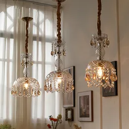 Vintage francuskie szklane kryształowe żyrandole światła LED Amerykański luksus żyrandol europejski w sztuce lampy wiszące domowe korytarz balkon lampa jadalnia lampa jadalnia