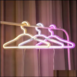 Creative LED Kläder Hängare Neon Light Hangers Ins Lamp Förslag Romantiskt Bröllopsklänning Dekorativ Klädställ 3 ColorsA07245V Drop Lever