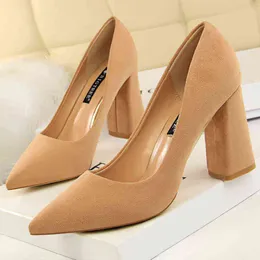 2022 Spring New Luxury Women 8.5cm Block High High Heels Suede Pumps Escarpins Designer Lady Flock عارية الكعب الوردي Prom Shoes G220516