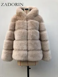 ザドリン冬の濃い暖かいフェイクファーコート女性毛皮のようなフード付き長袖フェイクファージャケットラグジュアリー冬の毛皮コートボンジャスT220716