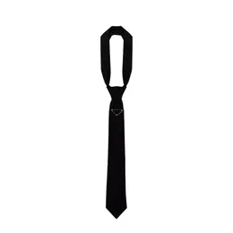 Uomini e donne Triangolo invertito Lettera Lettera Tie 6cm Versione stretta di materiale in nylon Materiale Casual Suit Shirt Accessori