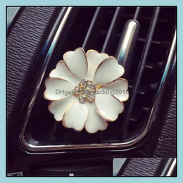 Car Per Clip Essential Oil Diffuser For Outlet Locket Clips Flower Air Freshener Vent Bling Decor Rose Crystal Ornaments Interior Decoration