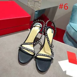 2022 브랜드 디자이너 파티 웨딩 신발 신부 여성의 여름 샌들 패션 섹시한 뾰족한 발가락 라인 석 하이힐 슬리퍼 크기 35-42 상자