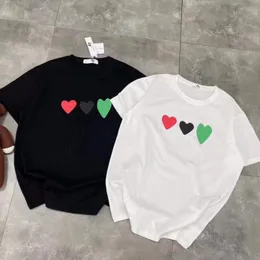 Mens camiseta de verão Designer camisetas moda moda preta verde impressão de coração para homens mulheres manga curta camiseta de camiseta de gola alta camisetas de algodão amantes Fengheng