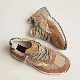 Baba yıldızı sıradan ayakkabılar İtalyan markası koşu taban altın ayakkabılar tasarımcısı orta slayt yıldız leopar deri grafiti ile erkek kadınlarla gündelik ayakkabı ile eski kirli spor ayakkabılar yapıyor