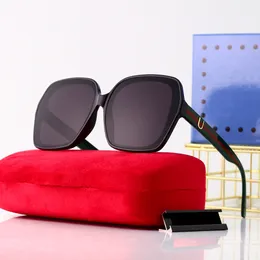 Occhiali da sole firmati Donna Uomo Occhiali da sole moda classici Polaroid Outdoor Beach Driving Occhiali protezione UV400 4 colori con scatola