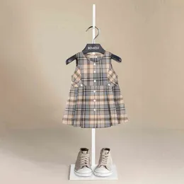 ファッションシンプル夏2022年の女の子のドレスガールズキュートドレスストラップ格子縞の編み編みハイデザイナーレイヤードイブニングパーティードレスG220506