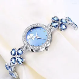 Orologi da polso Quadrifoglio Personalità creativa Trapano a punti Cintura in acciaio Orologio da donna Bracciale Modelli femminili Tavolo regalo Gioiello Hect22